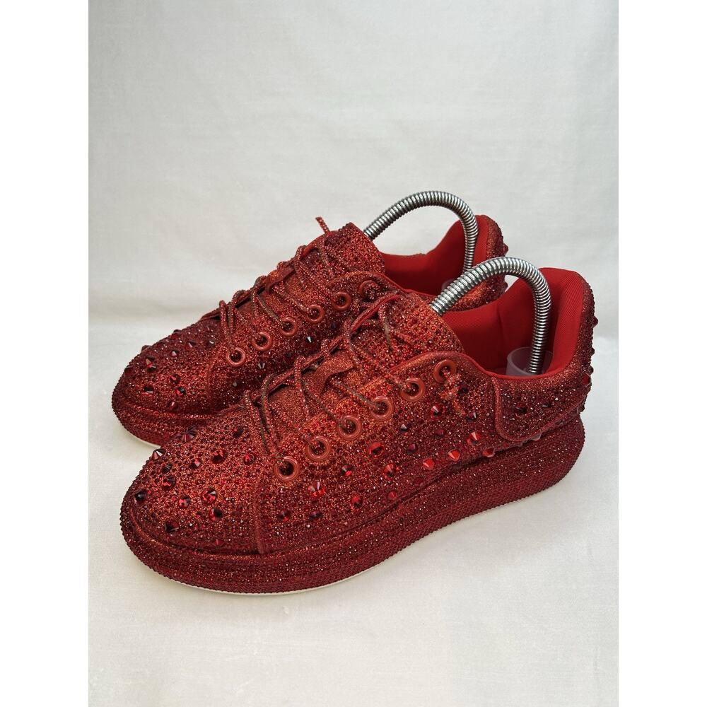 Azalea Wang Azure Rhinestone-Embellished Low-Top Sneakers in Azure Red Size 8